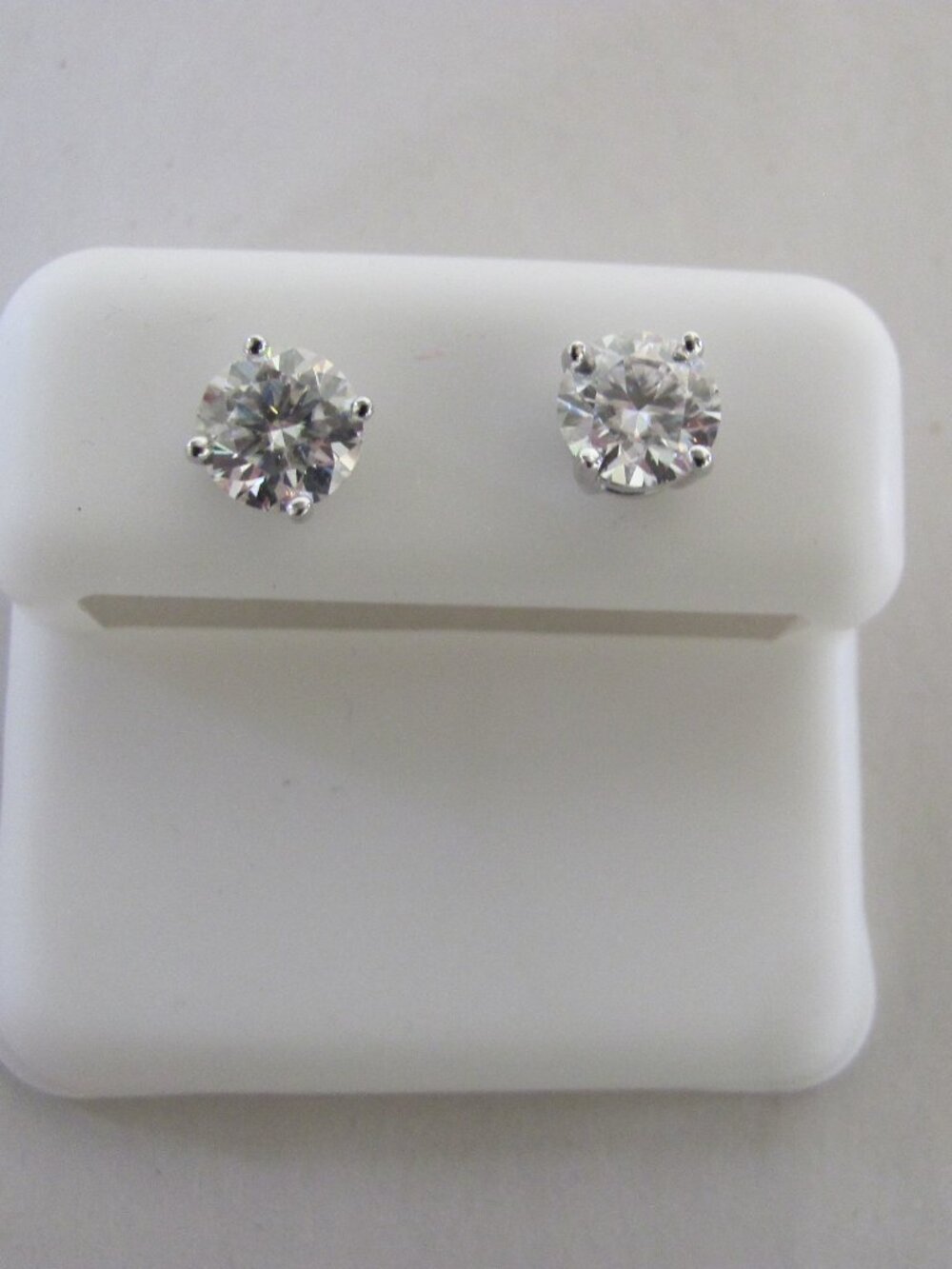 GENUINE MOISSANITE EARRINGS 1.6 CTW 0925 NIP